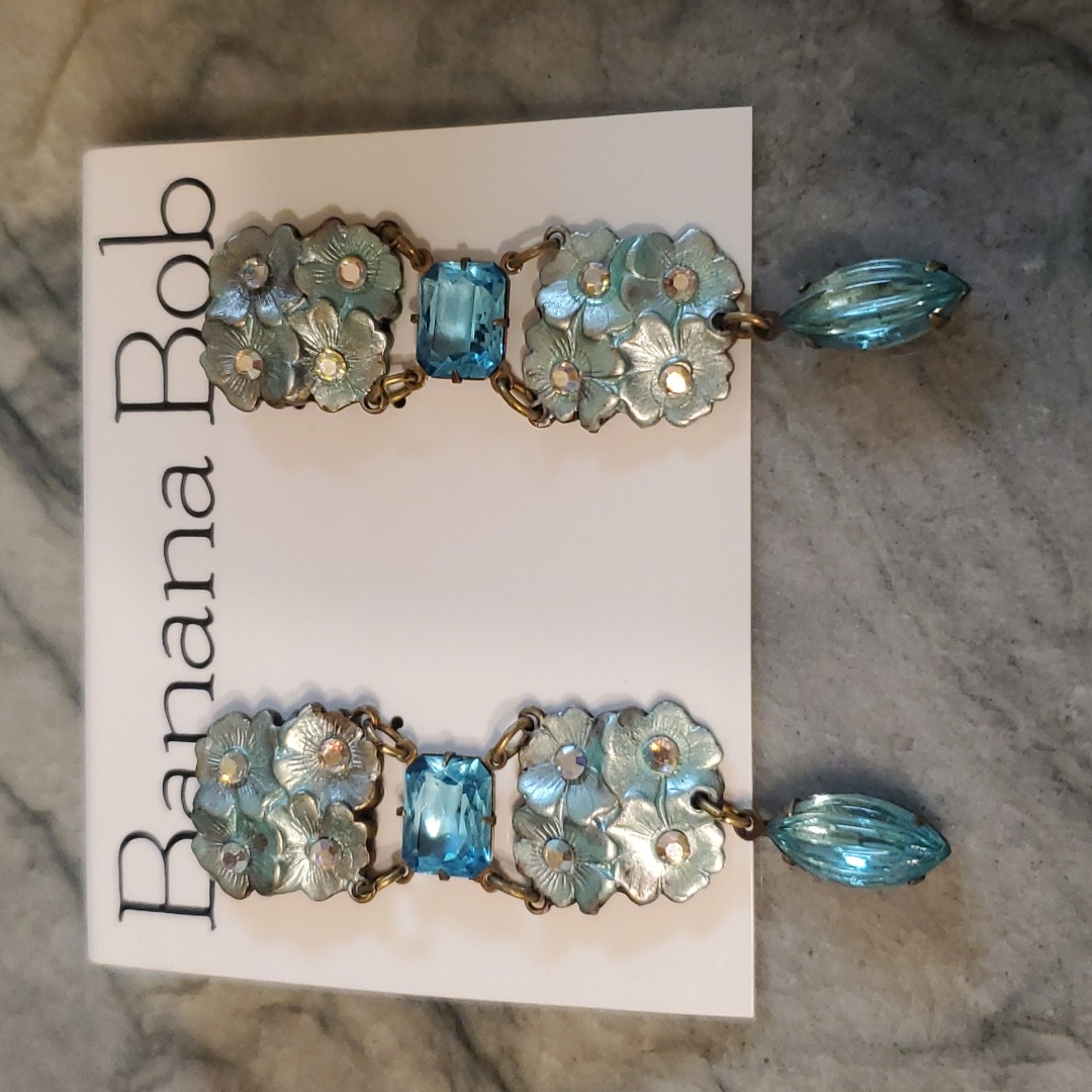Beautiful Vintage Still On Card Banana Bob Earrings